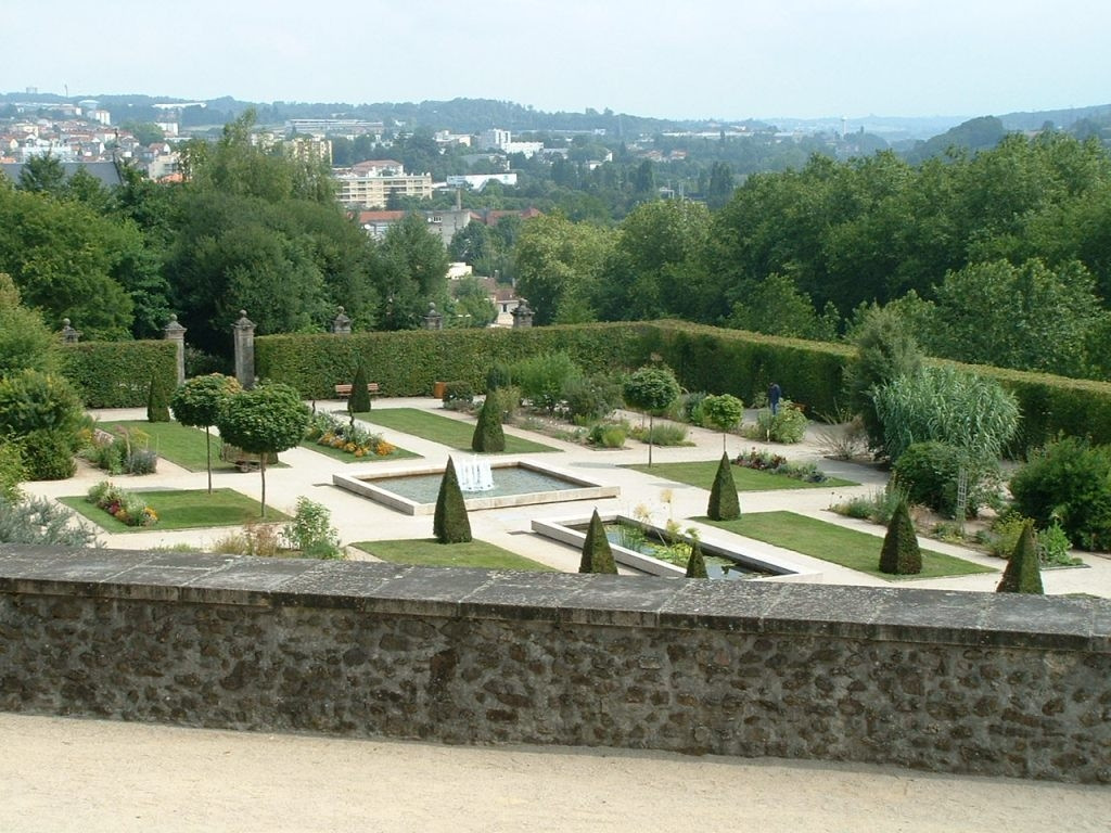 Сад в Лиможе, Франция – фотографии Франции