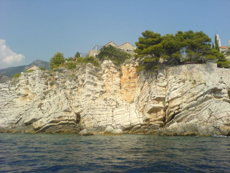 Скала в Святой Стефан, Черногория. Фото 10 – фотографии Черногории