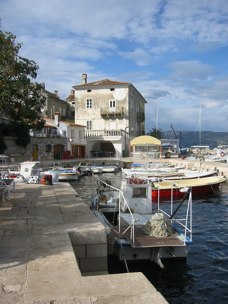 Причал в Валуне, Хорватия – фотографии Хорватии