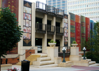 Самая красивая библиотека Канзас-Сити – фотографии США