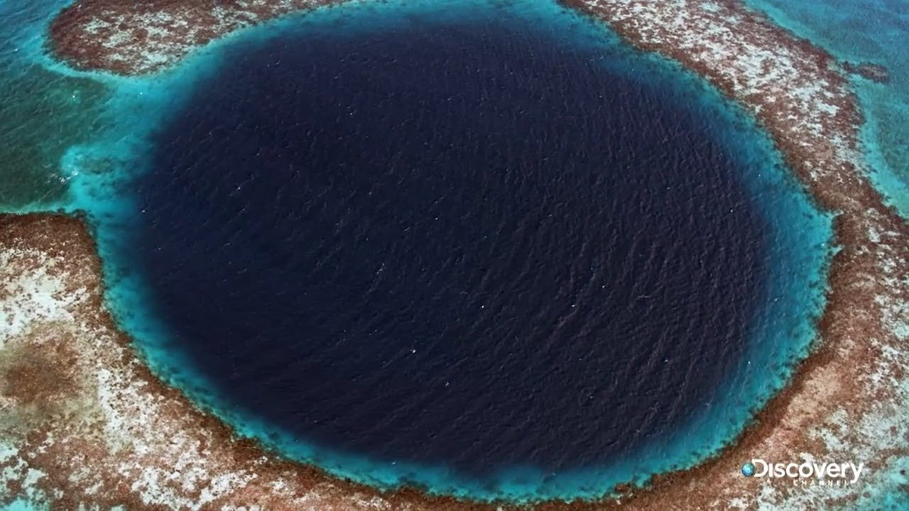 Фото черной дыры в море Фото черной дыры в море