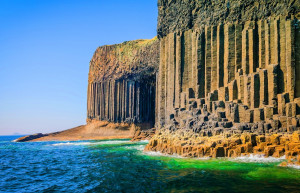 Фингалова пещера (Fingal’s Cave) на шотландском островке Стаффа (Staffa) – фотографии Великобритании