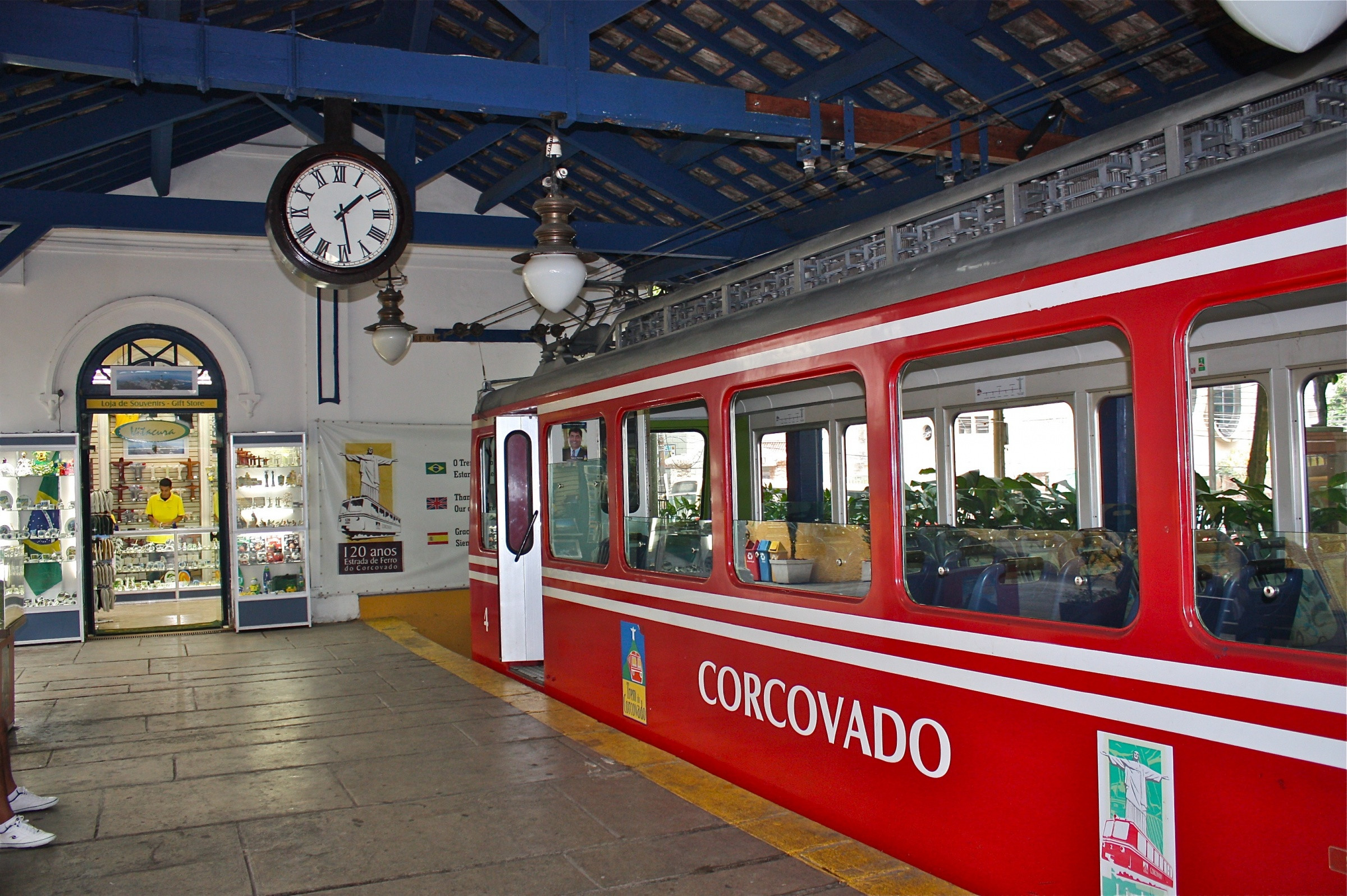 Поезд на гору Корковадо – фотографии Бразилии