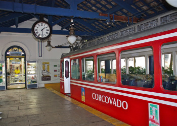 Поезд на гору Корковадо – фотографии Бразилии