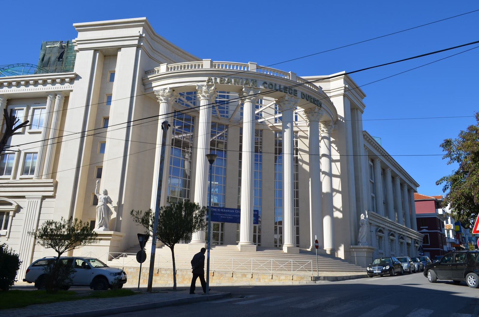 Колледж. Дуррес. Албания – фотографии Албании