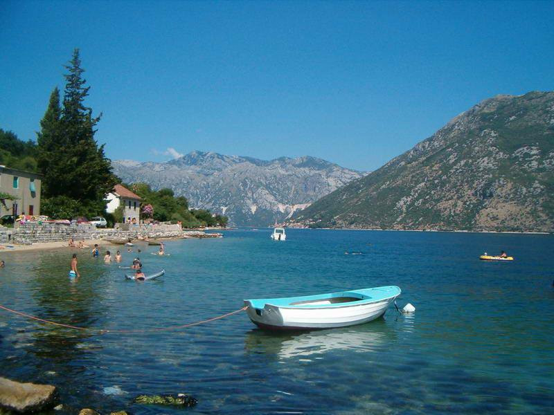 Лодка в Прчань, Черногория. Фото 2 – фотографии Черногории