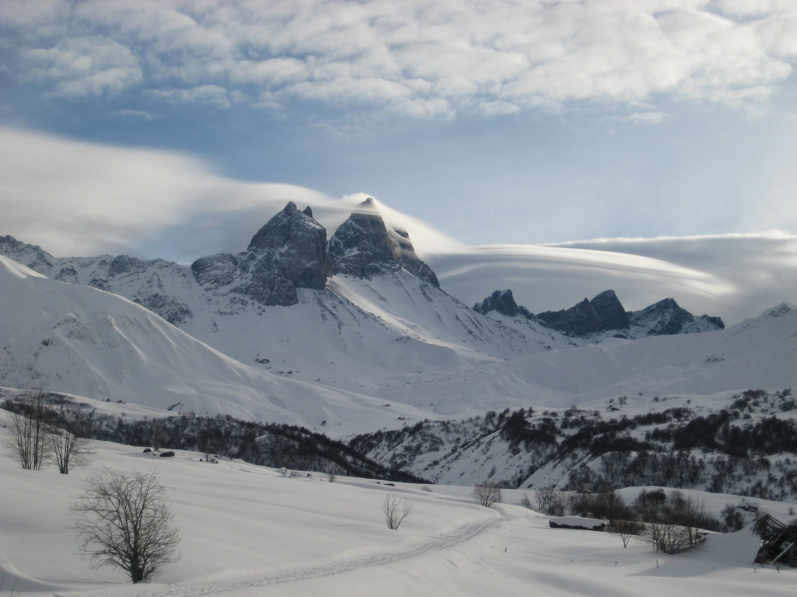 Горы в Ле-Албиезе, Франция. Фото 4 – фотографии Франции