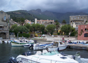 Набережная в Эрбалунге, Франция. Фото 1 – фотографии Франции