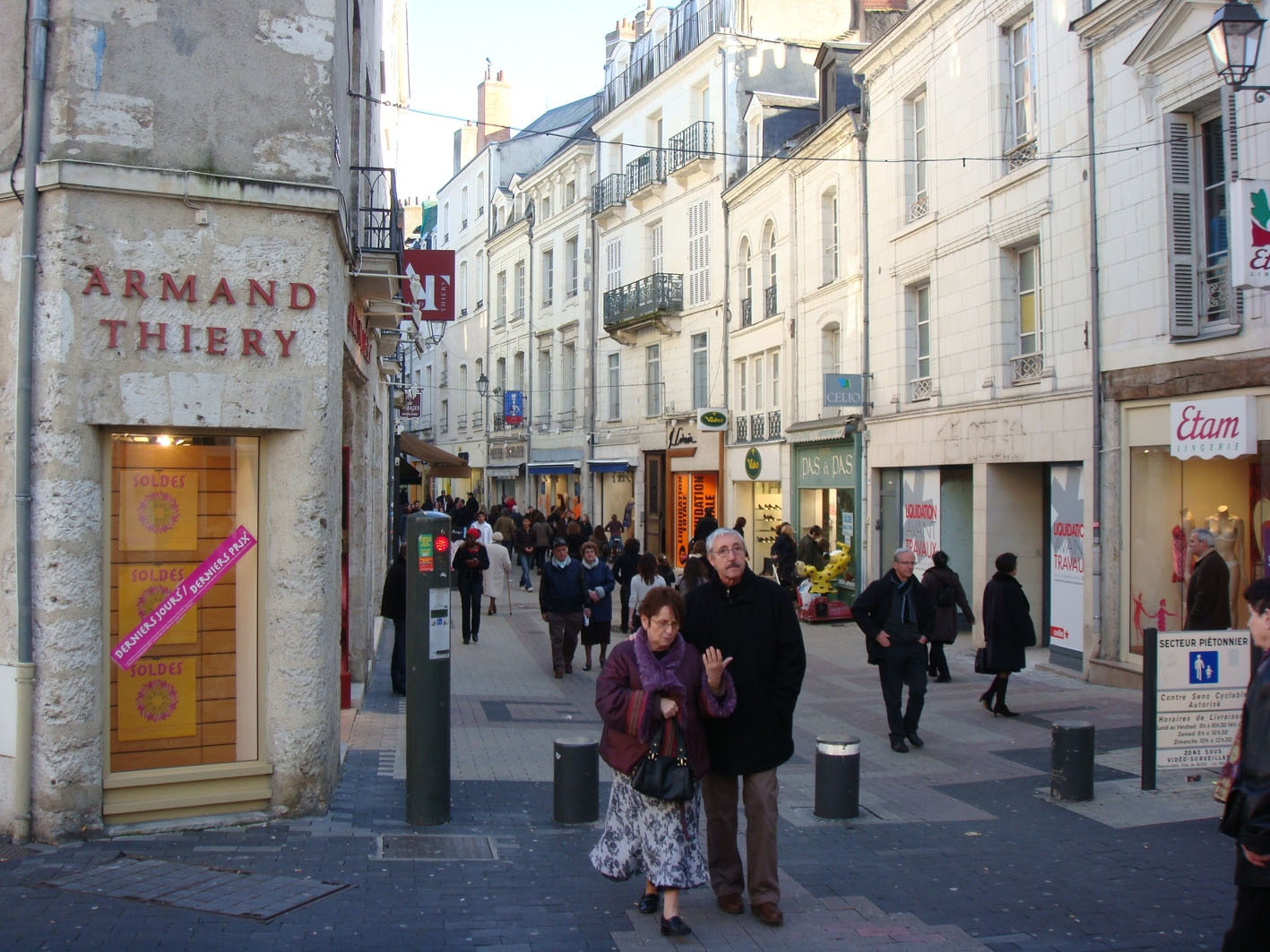 Люди в Блуа, Франция – фотографии Франции