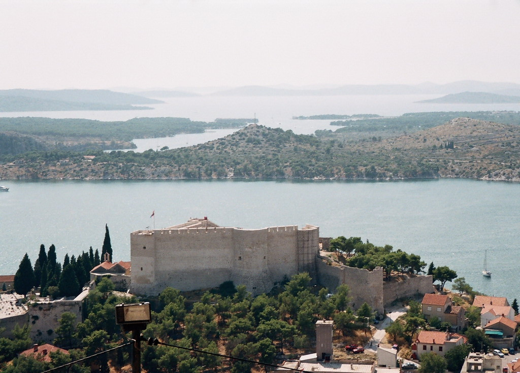 Панорамный вид в Шибеник, Хорватия – фотографии Хорватии