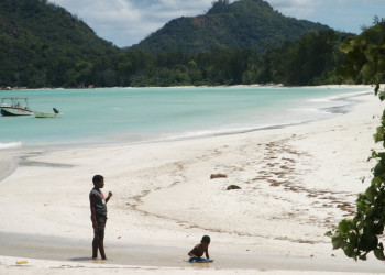 Дети на острове Праслин, Сейшелы – фотографии Сейшельских островов