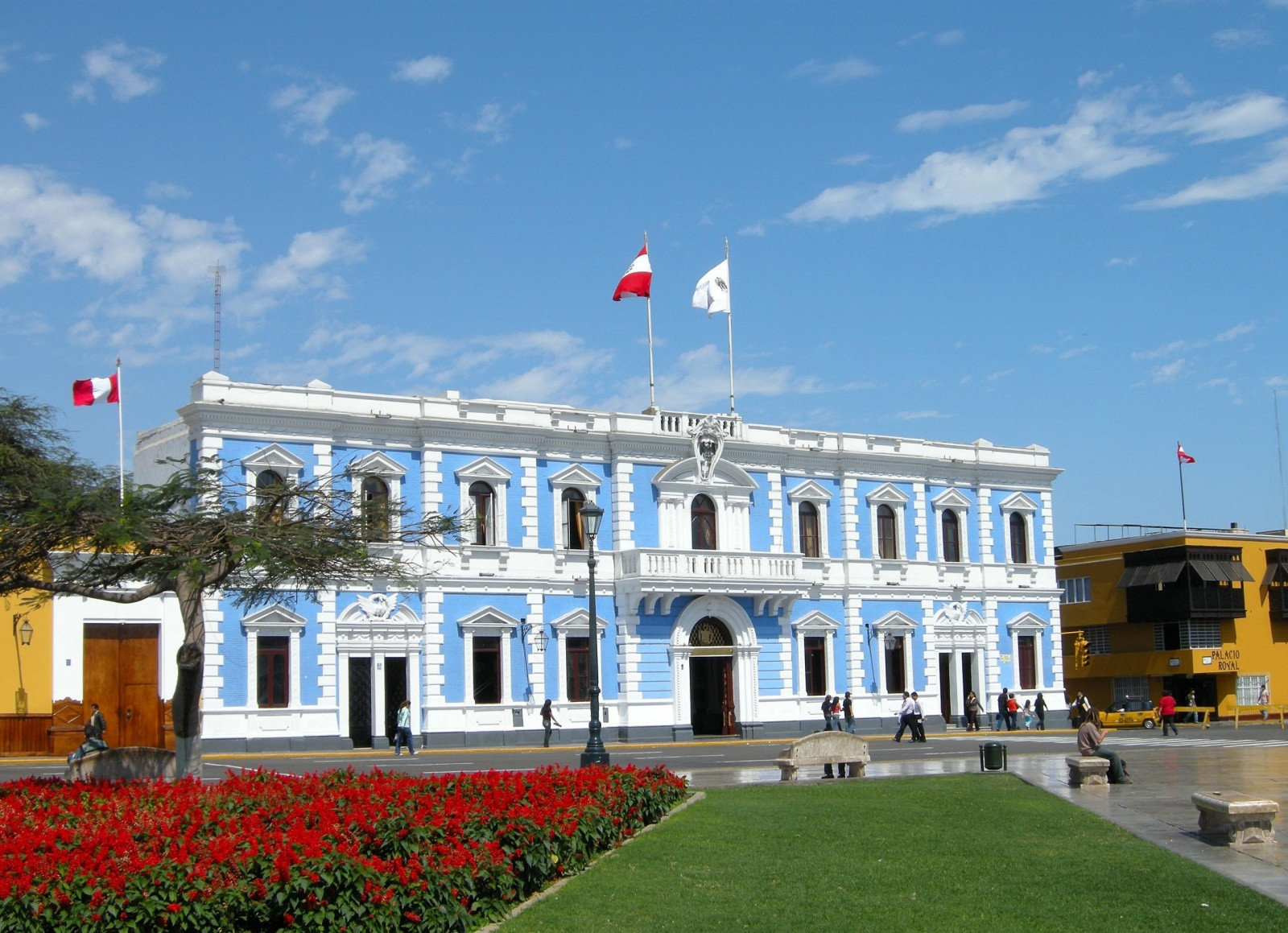Красивое здание – фотографии Перу