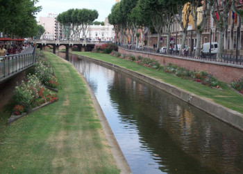 Канал в Перпиньяне, Франция. Фото 1 – фотографии Франции