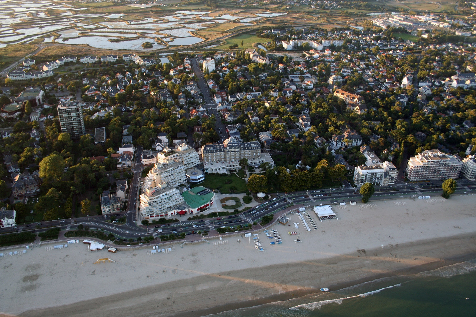 Панорамный вид в Ля-Боль, Франция – фотографии Франции