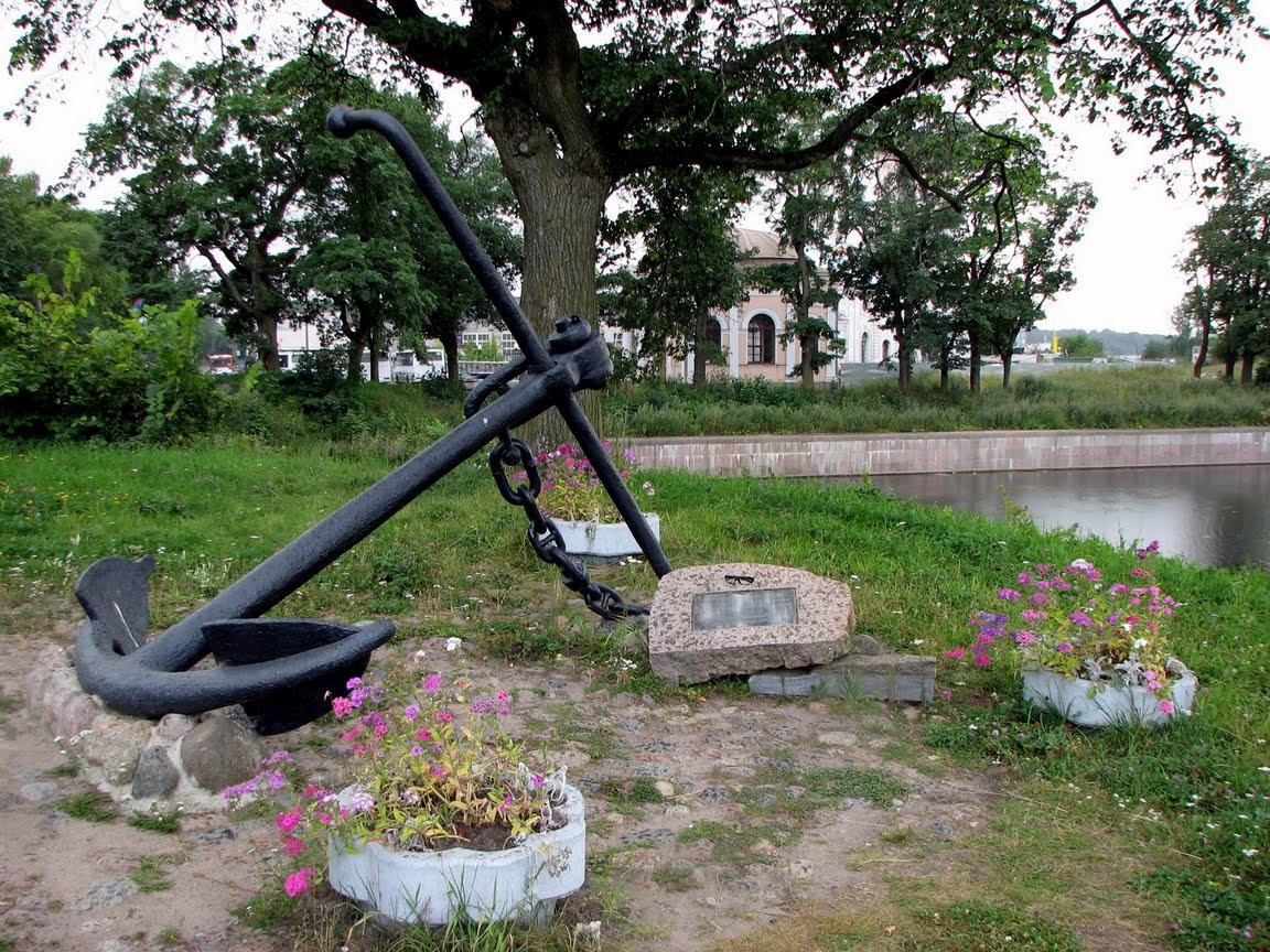 Памятник в Шлиссельбурге, Россия. Фото 1 – фотографии России