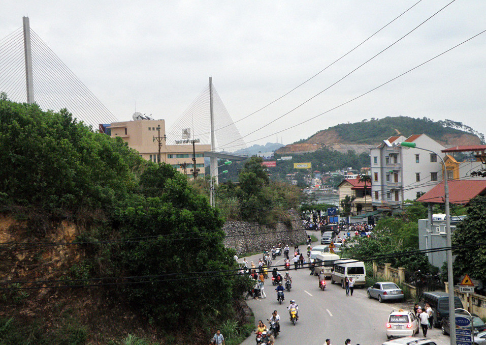 Халонг (Halong) или Халонг-Сити – фотографии Вьетнама