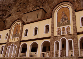 Монастырь в Даниловграде, Черногория. Фото 1 – фотографии Черногории