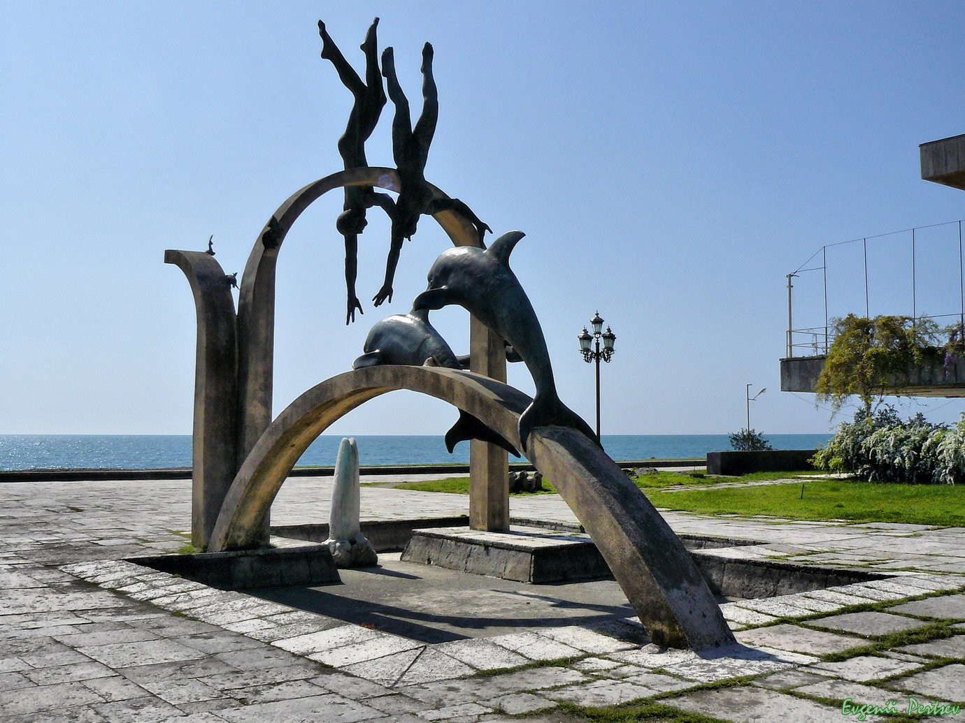 Скульптура «Ныряльщики» в Пицунда, Абхазия – фотографии Абхазии