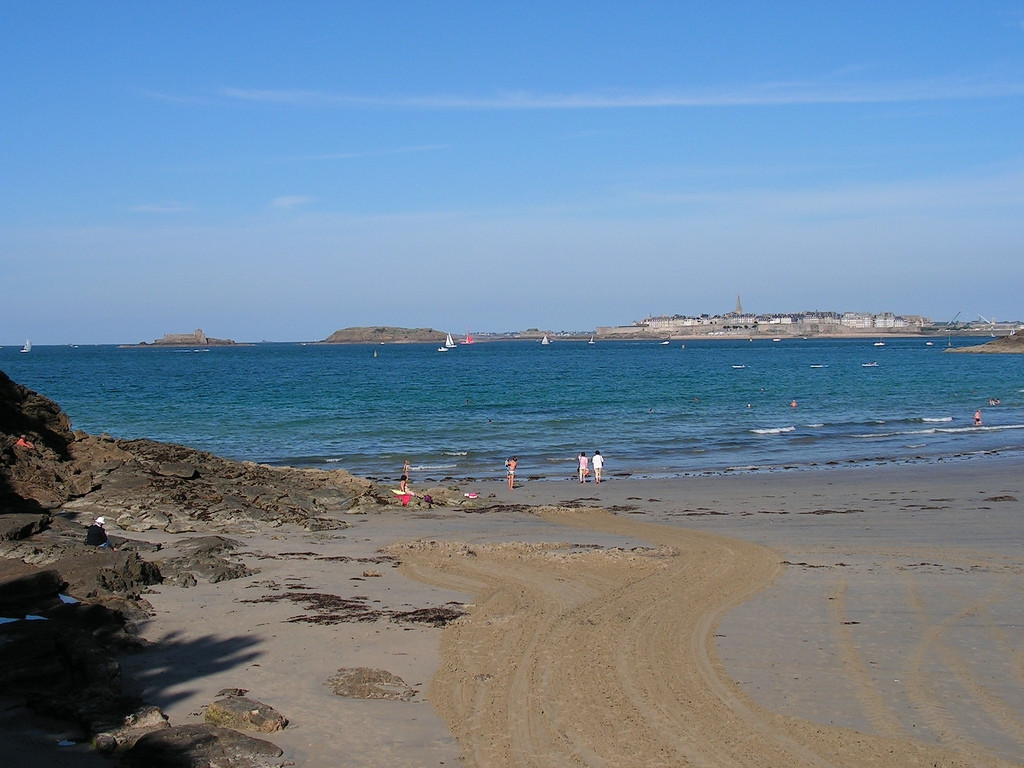 Море в Динарде, Франция. Фото 9 – фотографии Франции