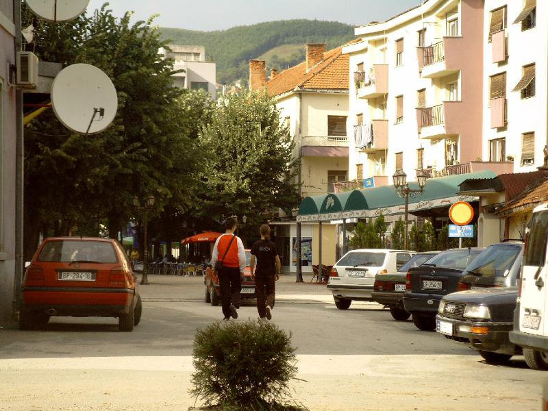 Улица в Биело-Поле, Черногория – фотографии Черногории