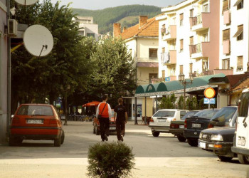 Улица в Биело-Поле, Черногория – фотографии Черногории