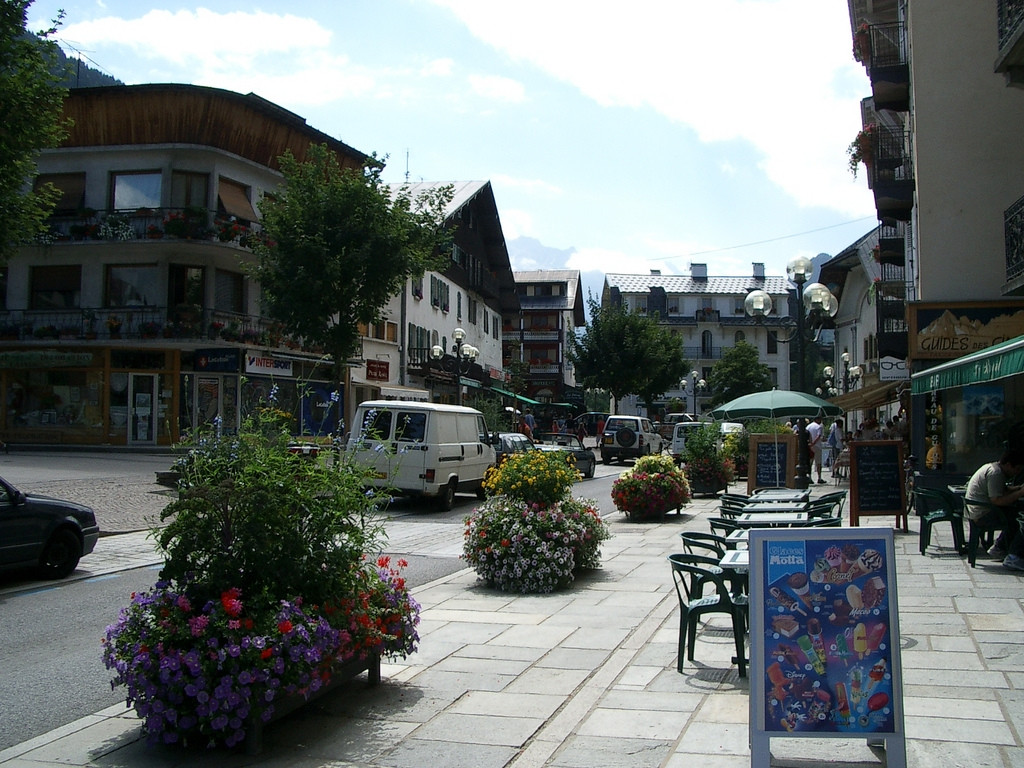 Улица в Сент-Жерве, Франция – фотографии Франции