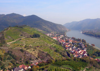 Вид на Шпиц и Дунай – фотографии Австрии