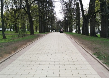 Дорожка к Церкви Казанской иконы Божией матери – фотографии России