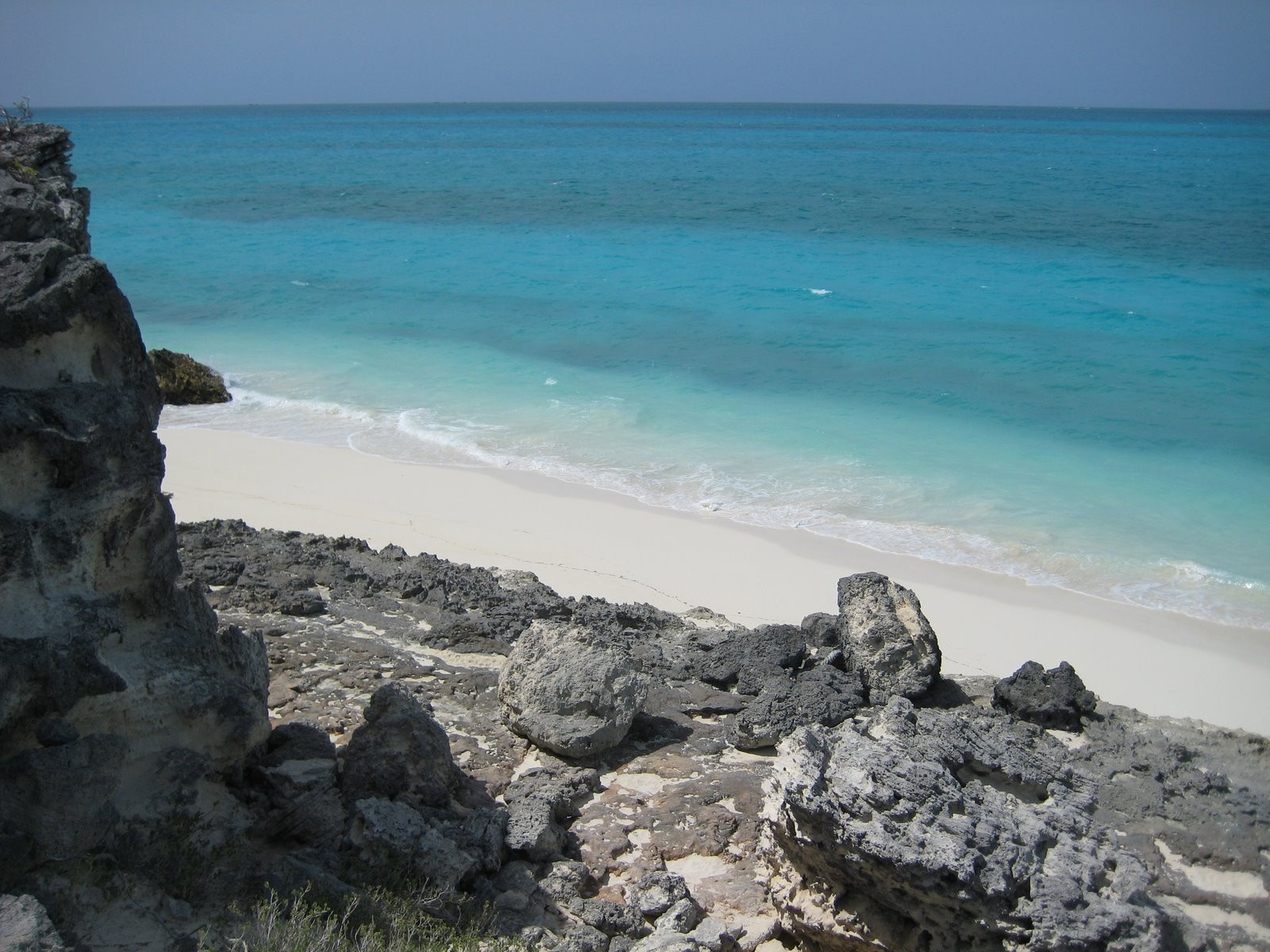 Скалы на острове Эксума, Багамские острова. Фото 1 – фотографии Багамских островов