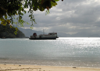 Теплоход в Илья-Гранди, Бразилия – фотографии Бразилии