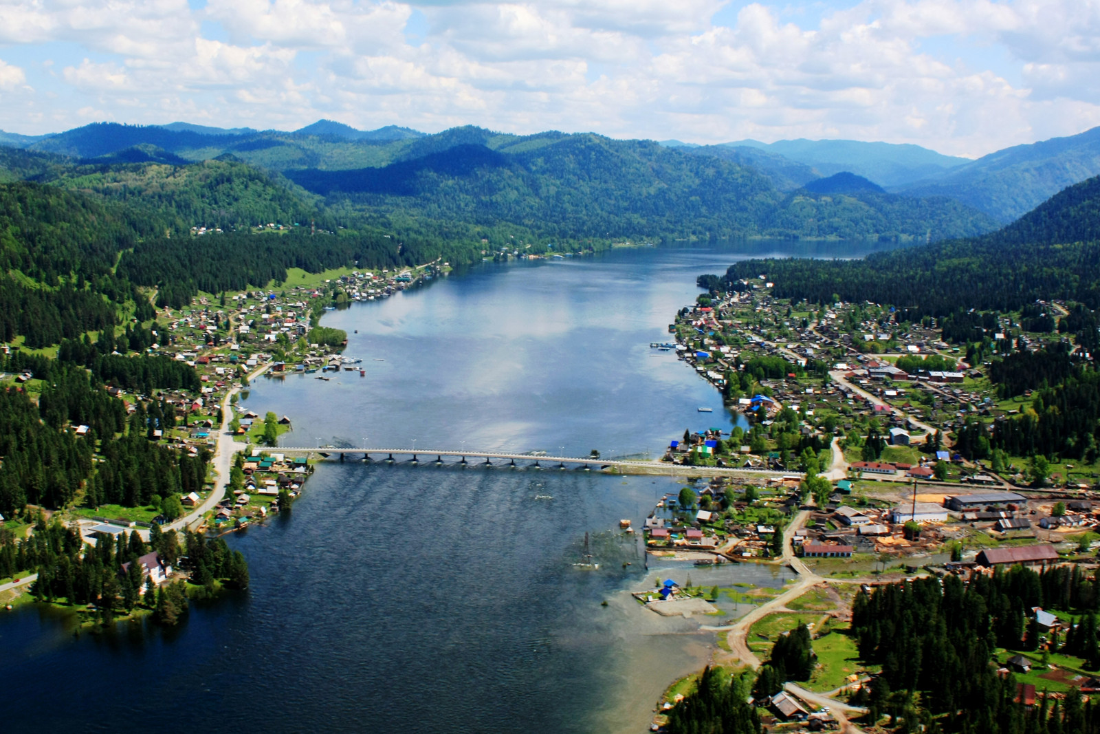 Северная часть Телецкого озера, Горный Алтай. Фото 1 – фотографии России