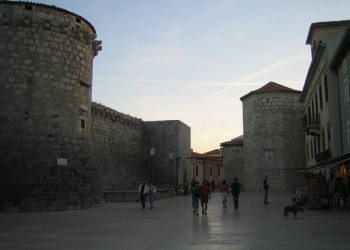 Люди в Крк, Хорватия – фотографии Хорватии