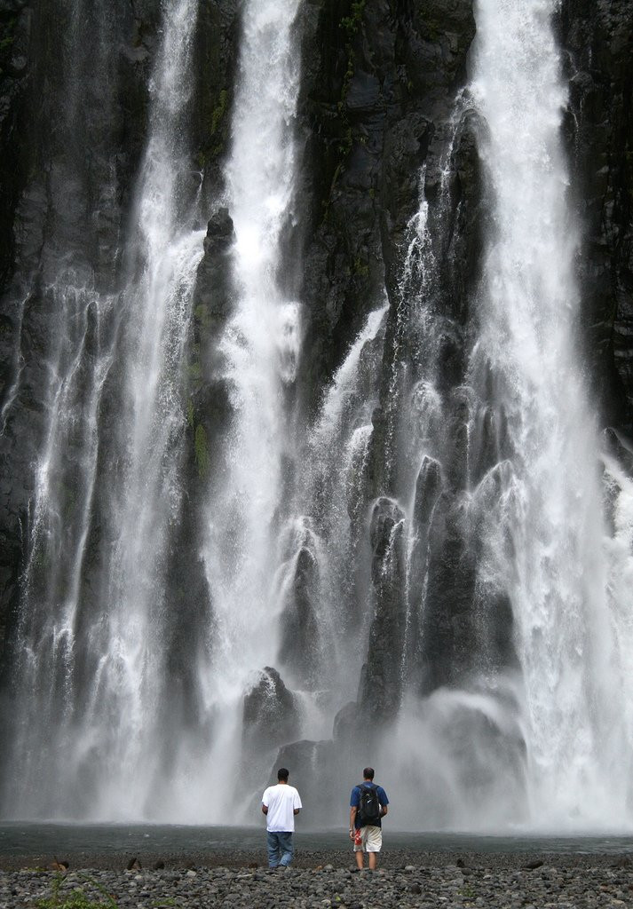 Водопад Ниагара в окрестностях Сен-Сюзанн – фотографии Реюньона