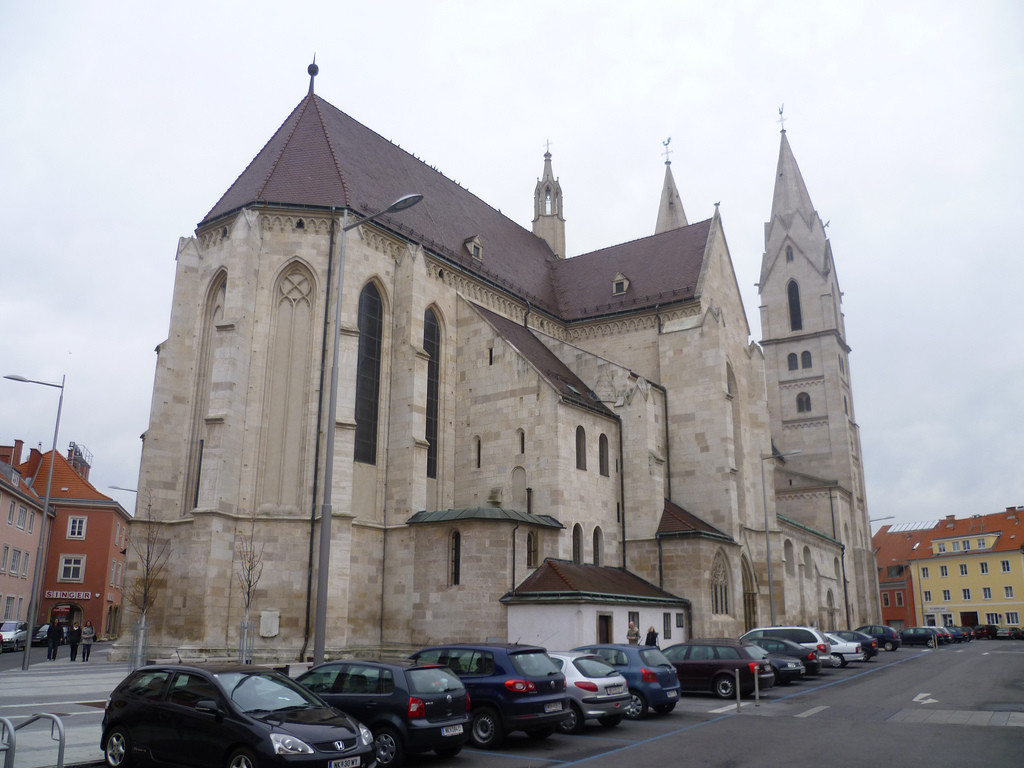 Красивая церковь в Винер-Нойштадт – фотографии Австрии