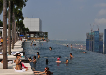 Бассейн в отеле Марина-Бэй-Сэндс – фотографии Сингапура