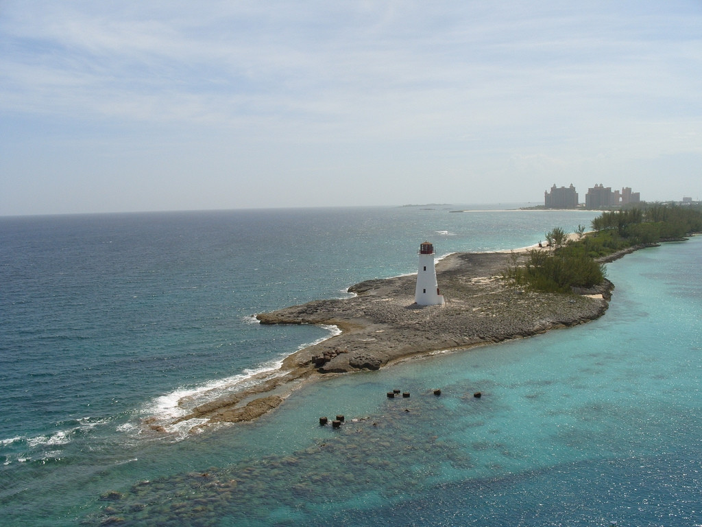 Маяк на острове Парадайз Айленд, Багамские острова. Фото 6 – фотографии Багамских островов