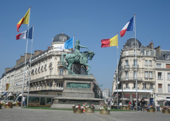 Памятник Наполеону 1 в Орлеане, Франция – фотографии Франции