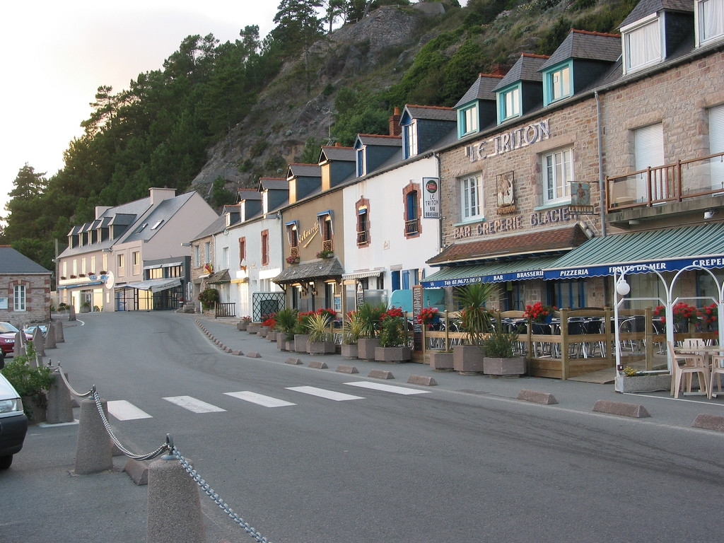 Кафе в Эрки, Франция – фотографии Франции