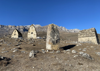 Склепы в Цимити, Северная Осетия – фотографии России