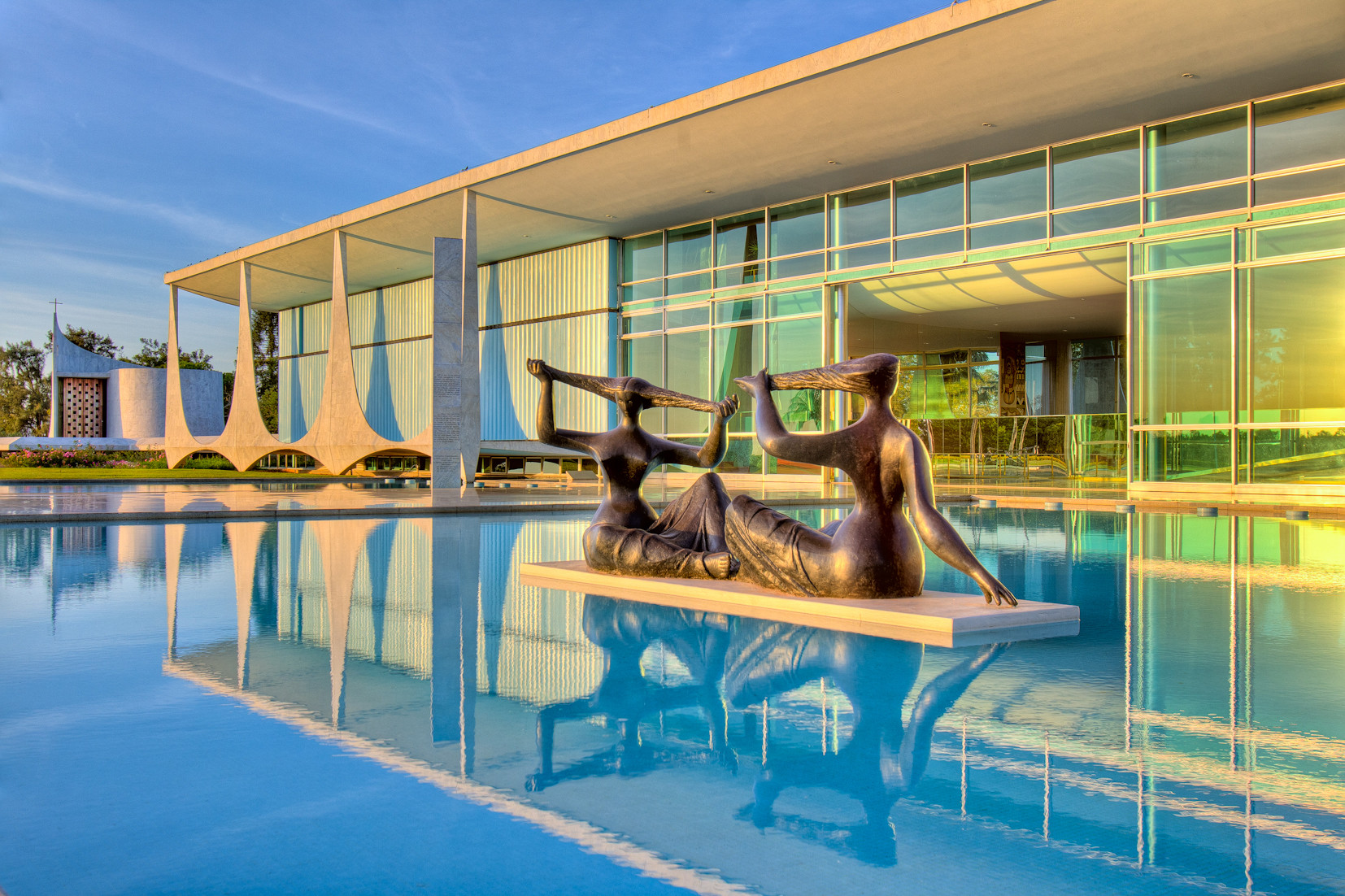 Дворец Алворада (Palácio da Alvorada) в Бразилиа – фотографии Бразилии