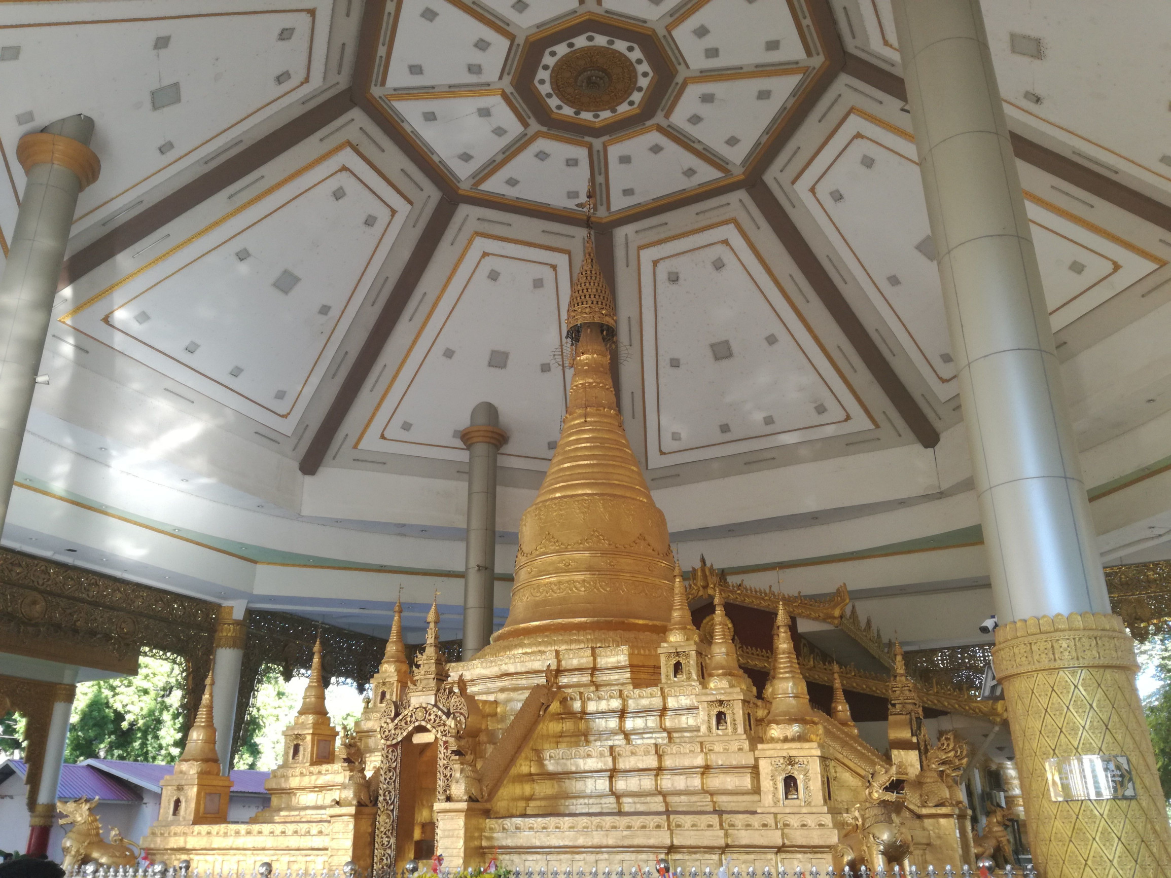 Пагода на озере Инле – фотографии Мьянмы