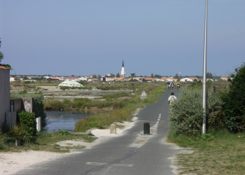 Дорога на остров Ре, Франция – фотографии Франции