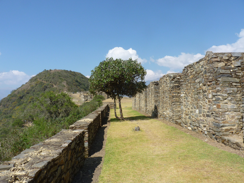 Археологические останки Инкского комплекса Чокекирао в Перу – фотографии Перу