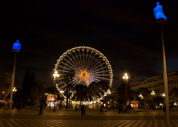 Ночная жизнь в Ницце, Франция – фотографии Франции