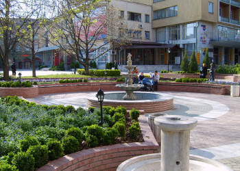 Сквер  в Хасково, Болгария. Фото 1 – фотографии Болгарии