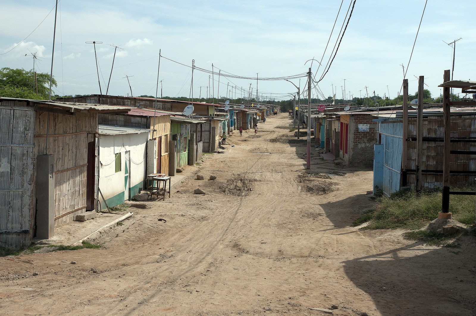Прибрежный городок Пуэрто-Писарро (Puerto Pizarro) – фотографии Перу