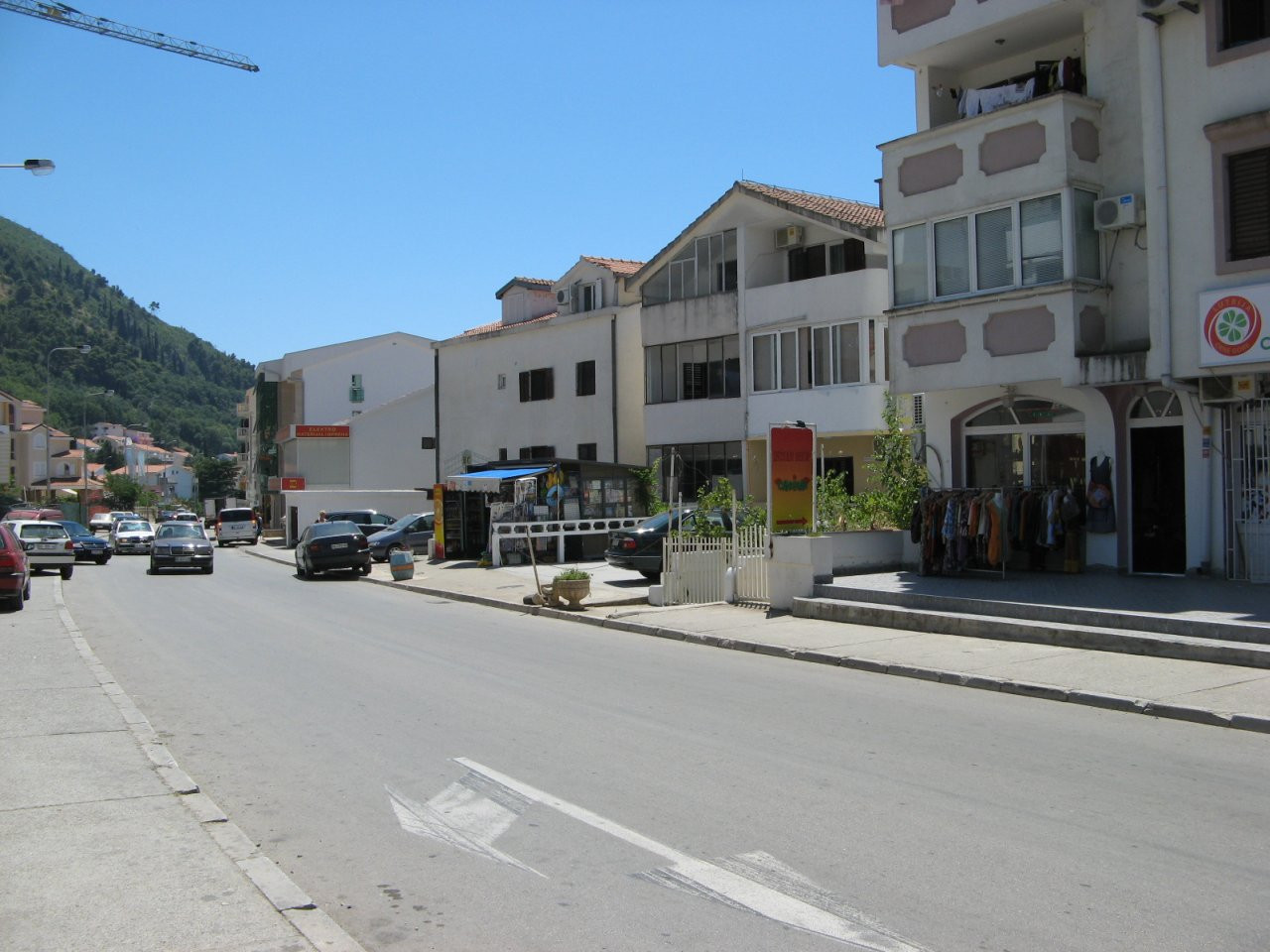 Улица в Будва, Черногория. Фото 27 – фотографии Черногории