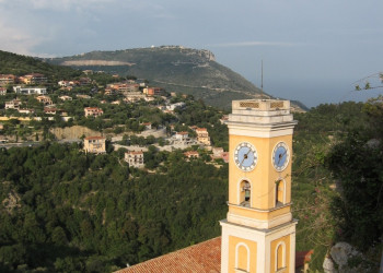 Башня с часами в Эз, Франция. Фото 1 – фотографии Франции