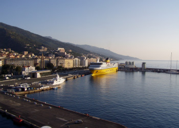 Корабль в Бастии, Франция. Фото 4 – фотографии Франции