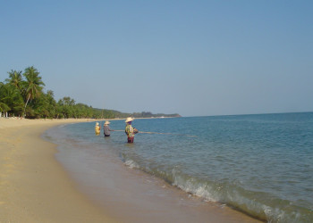 Рыбаки в Маенам-Бич, Тайланд – фотографии Таиланда